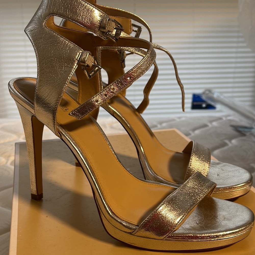 Metallic Leather Sandels